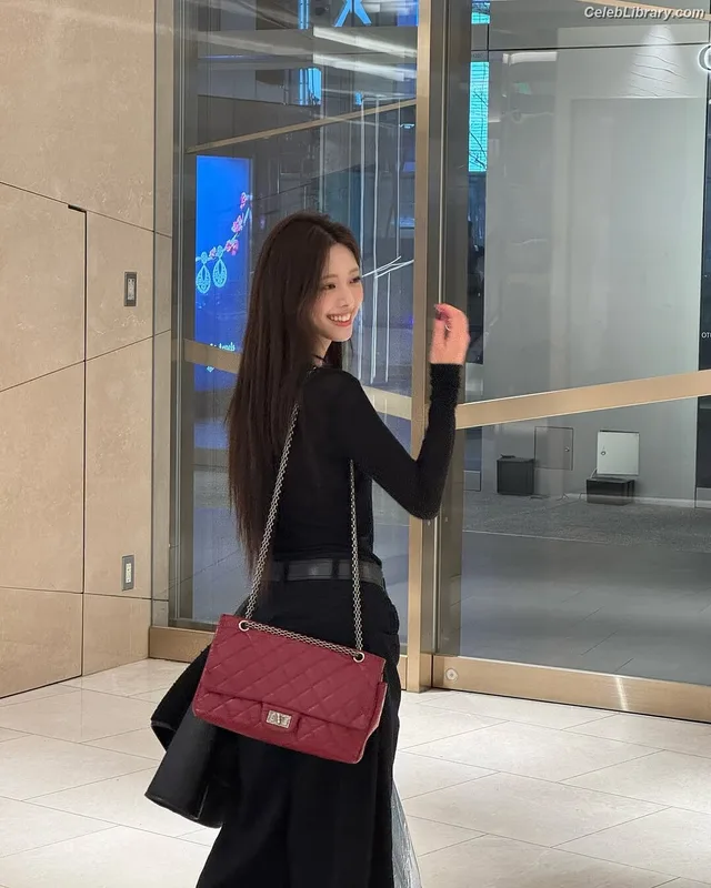 Yuna - ITZY (유나, Shin Yu Na) photo 5 of 1698