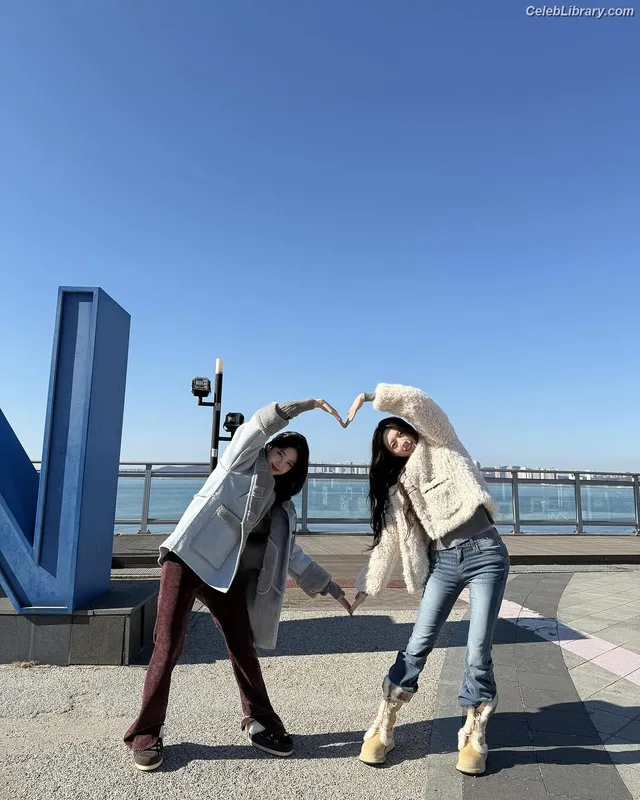 Yuna - ITZY (유나, Shin Yu Na) photo 20 of 1698