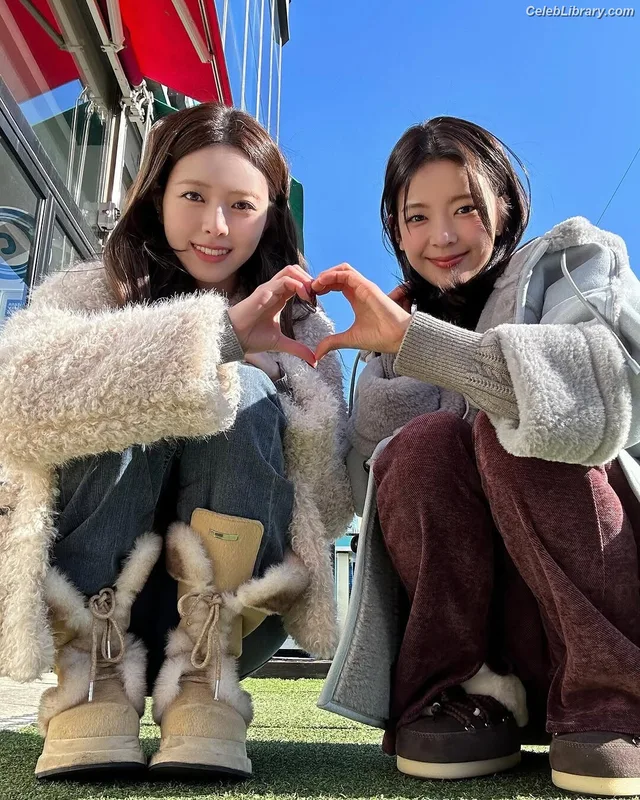 Yuna - ITZY (유나, Shin Yu Na) photo 23 of 1698