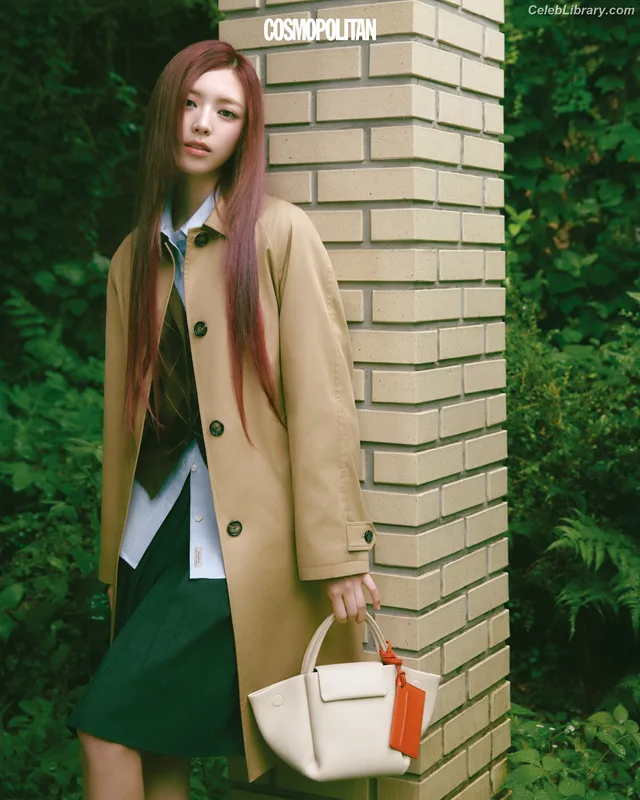 Yuna - ITZY (유나, Shin Yu Na) photo 9 of 1698