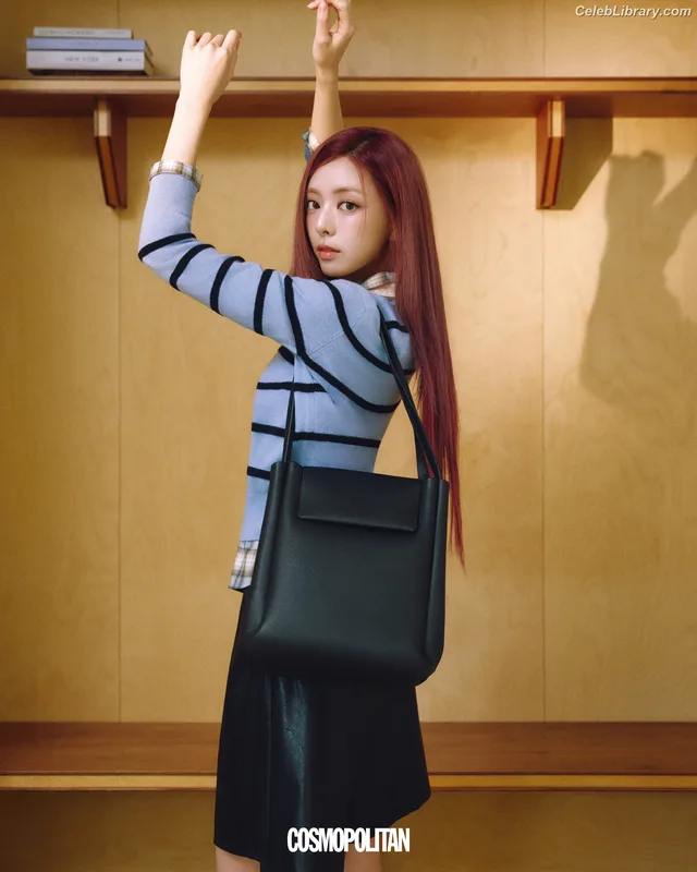 Yuna - ITZY (유나, Shin Yu Na) photo 14 of 1698