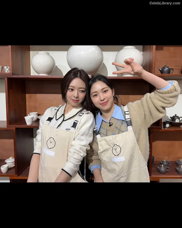 Yuna - ITZY (유나, Shin Yu Na) photo 22 of 1698