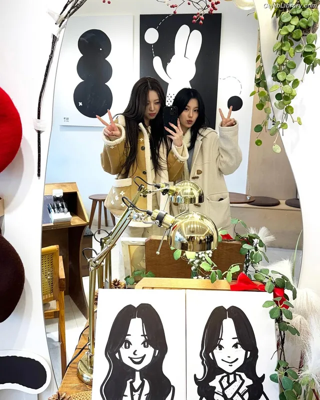 Yuna - ITZY (유나, Shin Yu Na) photo 15 of 1698
