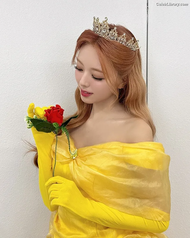 Yuna - ITZY (유나, Shin Yu Na) photo 23 of 1698