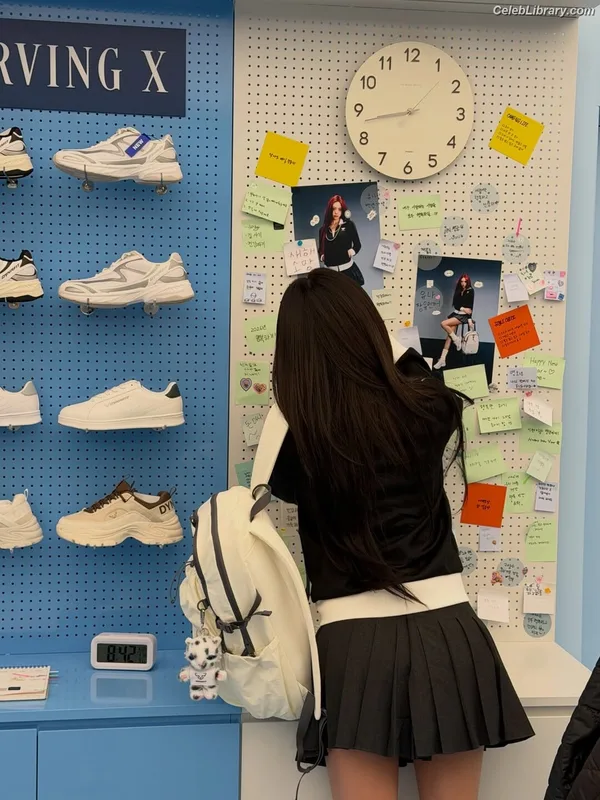 Yuna - ITZY (유나, Shin Yu Na) photo 5 of 1698