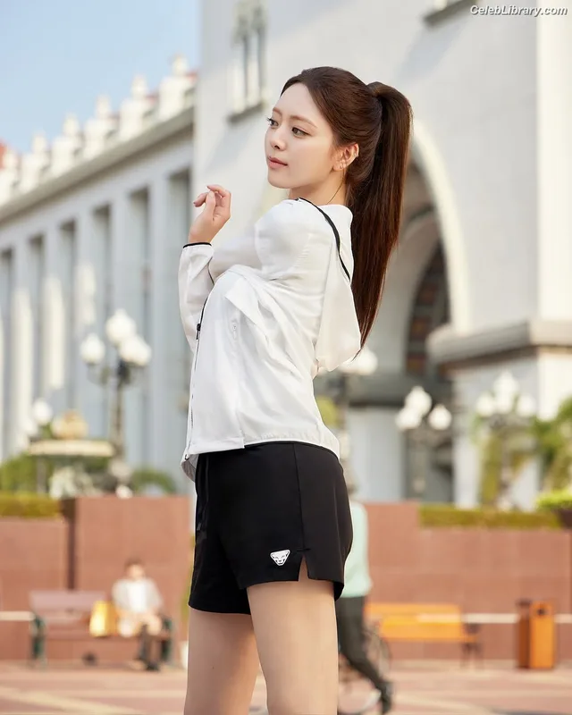 Yuna - ITZY (유나, Shin Yu Na) photo 13 of 1698