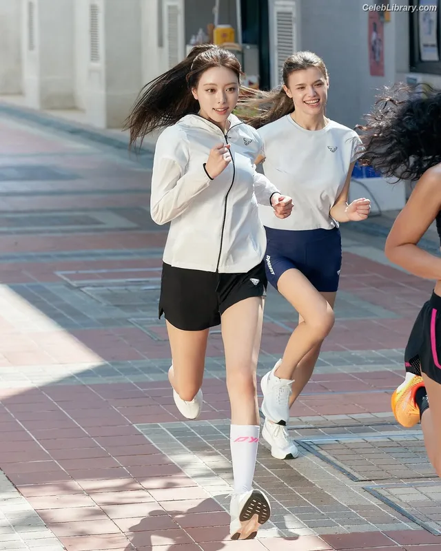 Yuna - ITZY (유나, Shin Yu Na) photo 17 of 1698