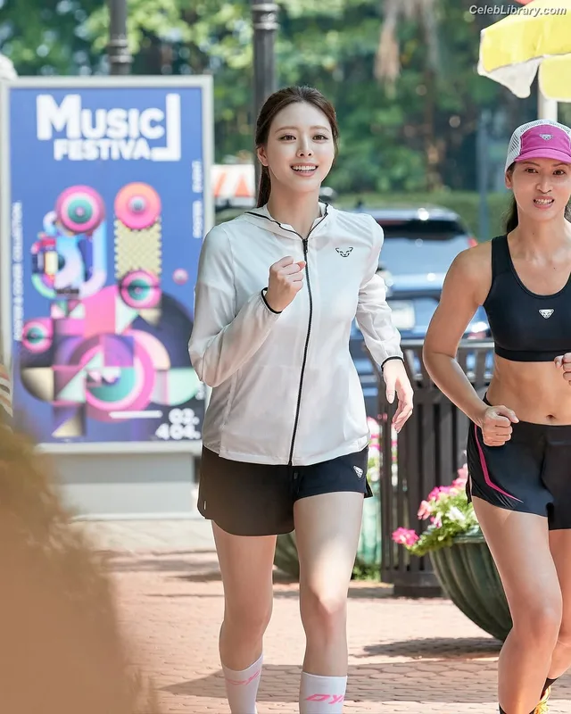 Yuna - ITZY (유나, Shin Yu Na) photo 22 of 1698