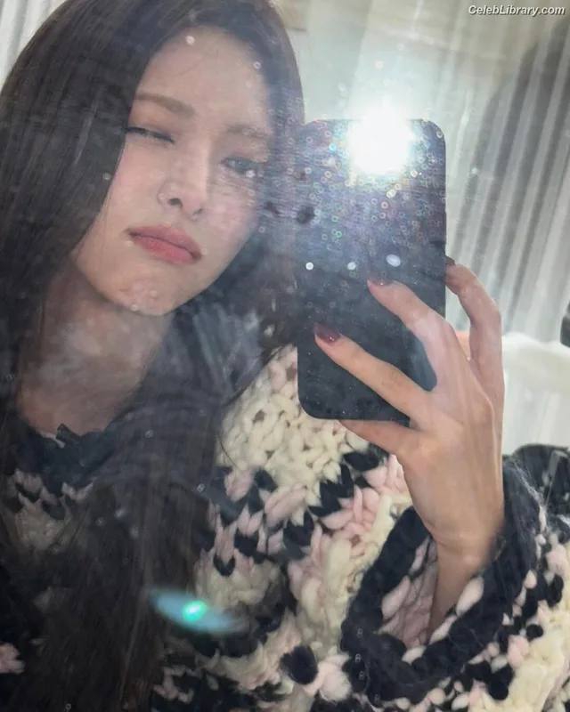 Yuna - ITZY (유나, Shin Yu Na) photo 7 of 1698