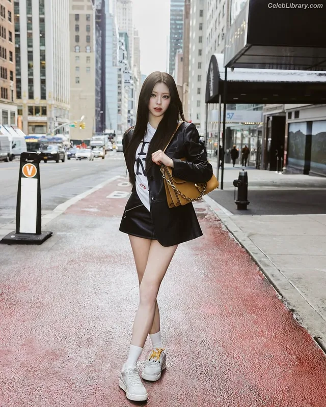 Yuna - ITZY (유나, Shin Yu Na) photo 21 of 1698