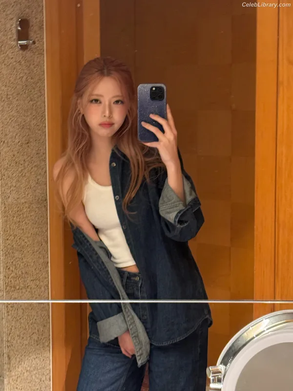 Yuna - ITZY (유나, Shin Yu Na) photo 2 of 1698