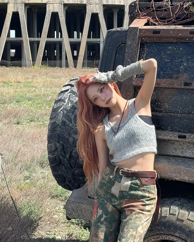Yuna - ITZY (유나, Shin Yu Na) photo 12 of 1698