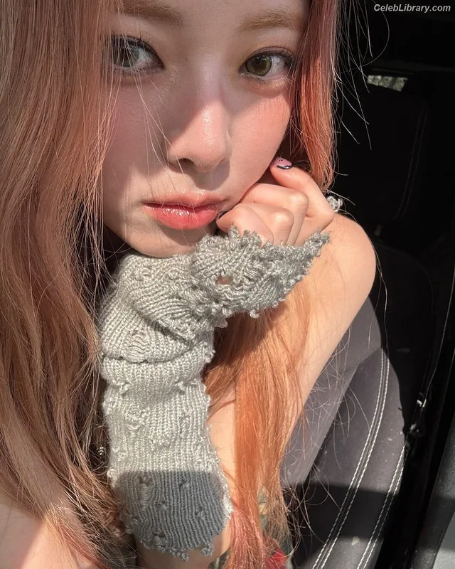 Yuna - ITZY (유나, Shin Yu Na) photo 14 of 1698