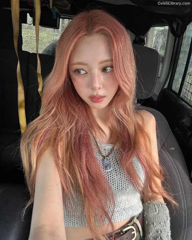 Yuna - ITZY (유나, Shin Yu Na) photo 15 of 1698