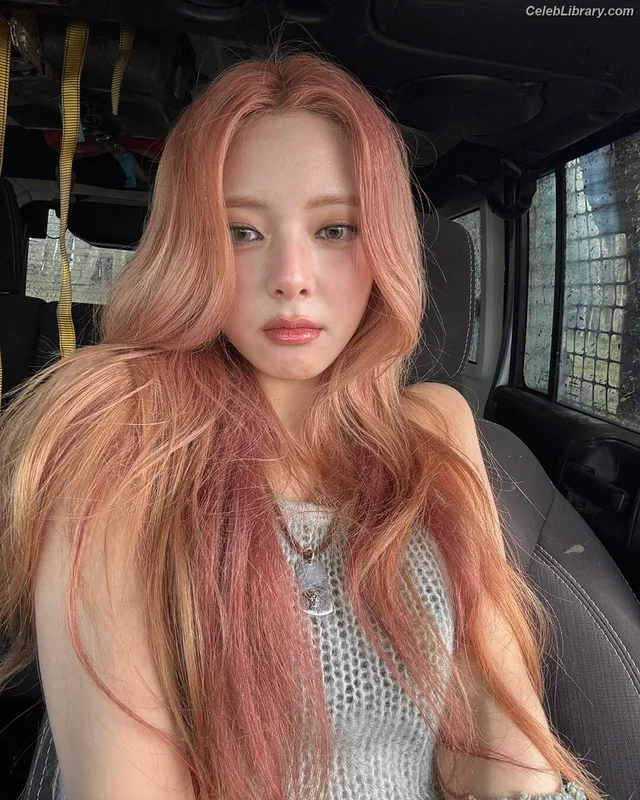Yuna - ITZY (유나, Shin Yu Na) photo 16 of 1698
