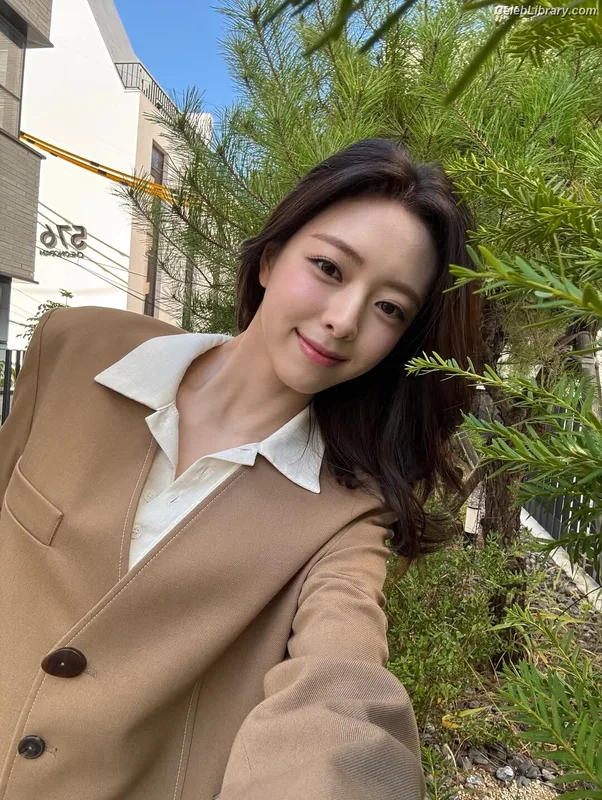 Yuna - ITZY (유나, Shin Yu Na) photo 12 of 1698