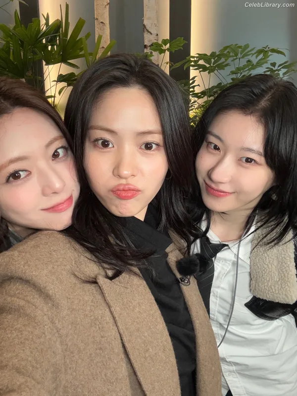 Yuna - ITZY (유나, Shin Yu Na) photo 16 of 1698