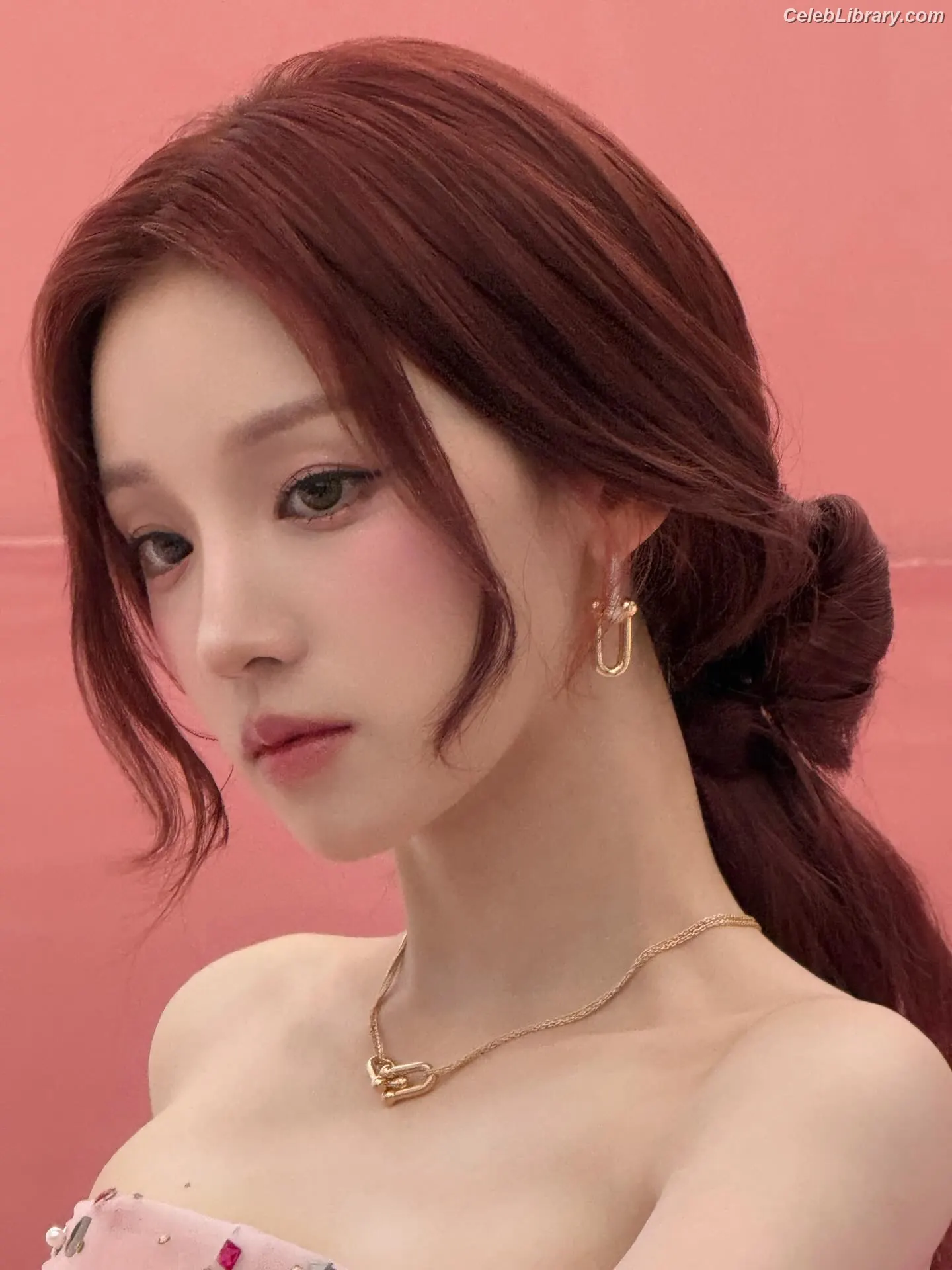 YUQI (Song Yuqi) i-dle (G)I-DLE photo 18 of 553