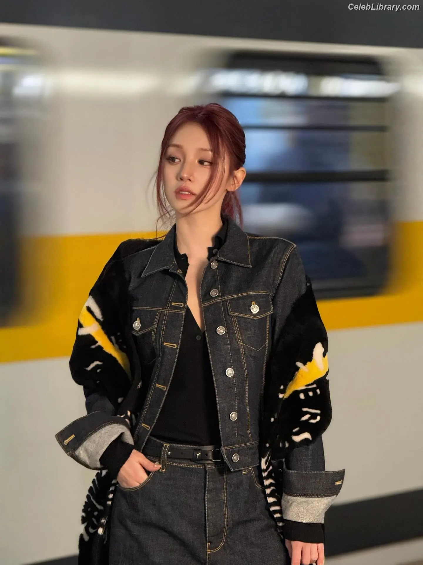 YUQI (Song Yuqi) i-dle (G)I-DLE photo 1 of 553