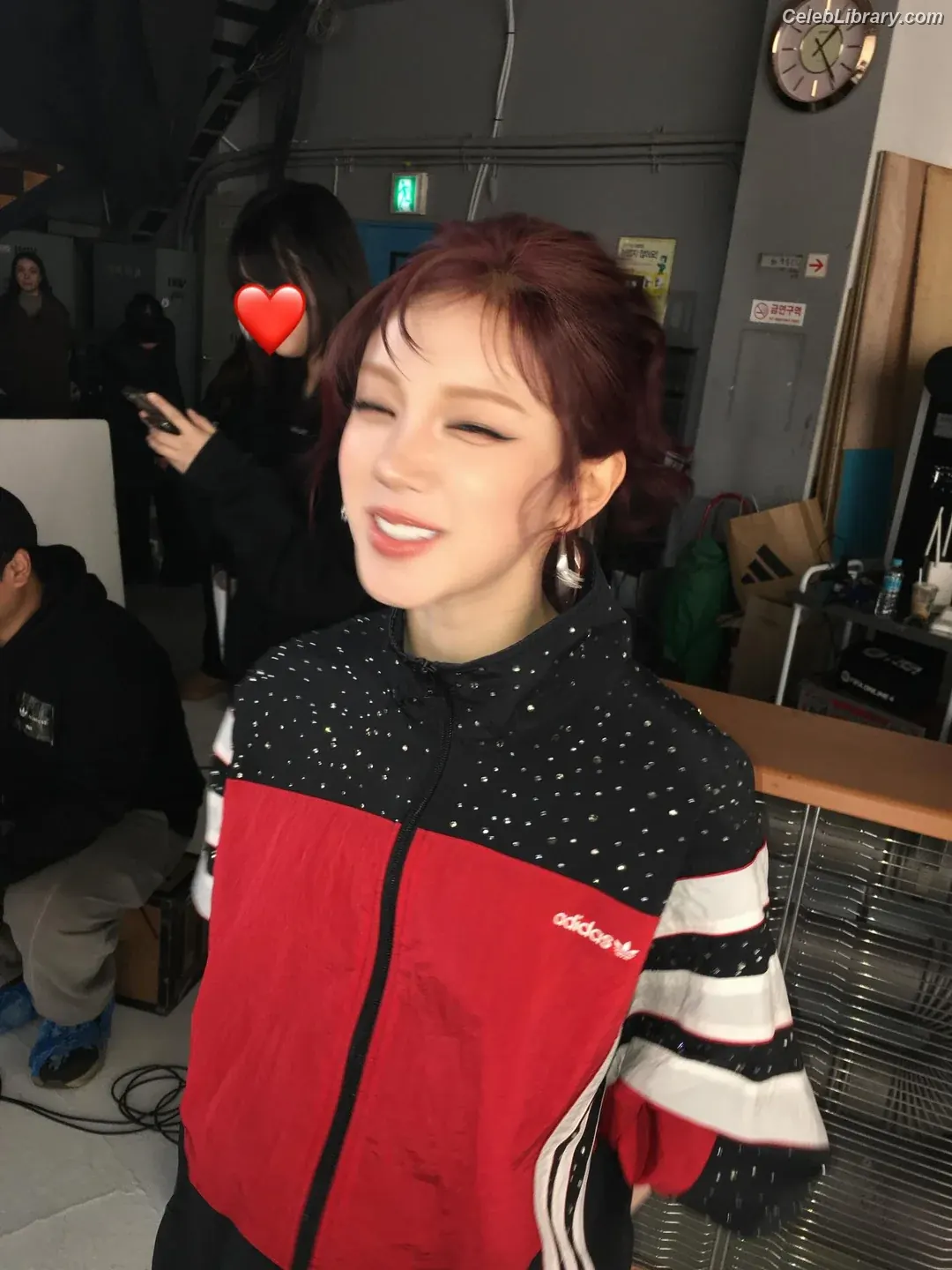 YUQI (Song Yuqi) i-dle (G)I-DLE photo 11 of 553