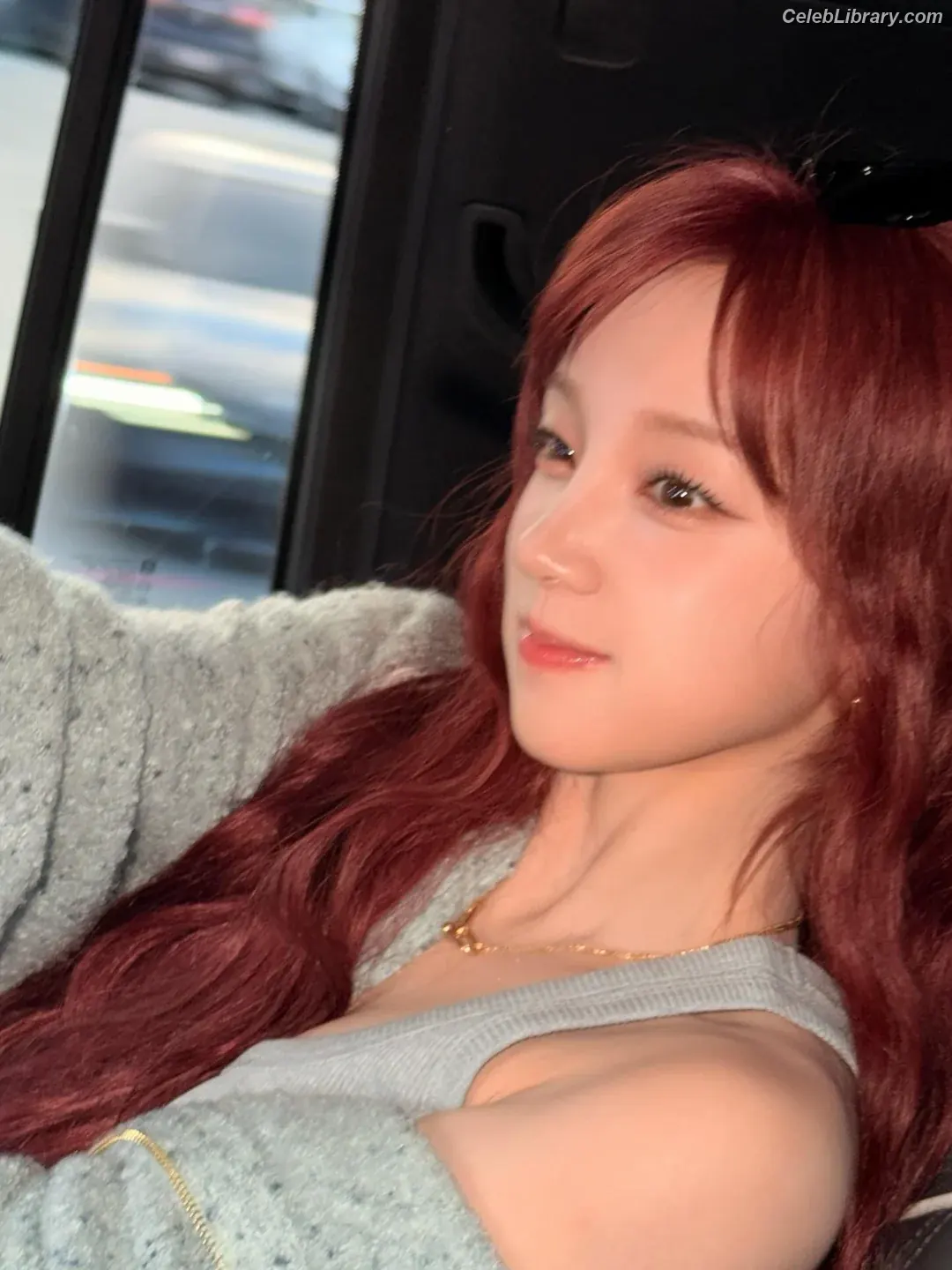 YUQI (Song Yuqi) i-dle (G)I-DLE photo 1 of 553