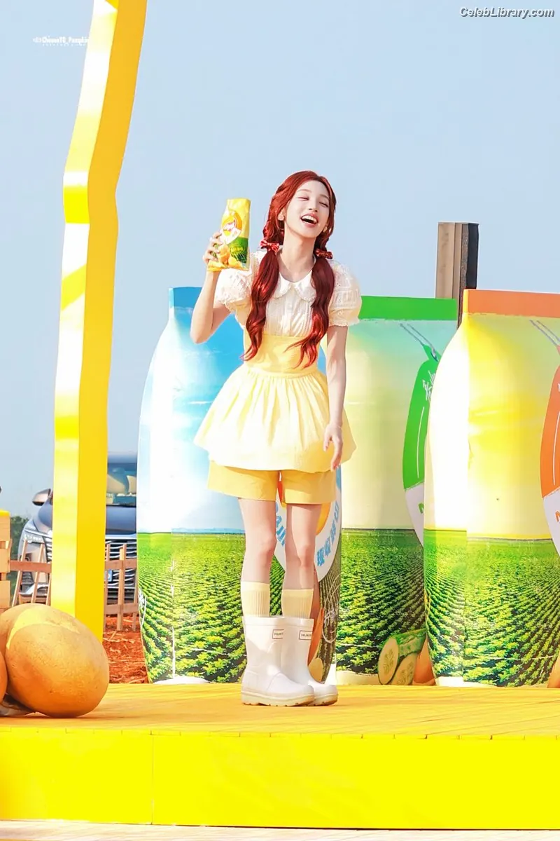 YUQI (Song Yuqi) i-dle (G)I-DLE photo 9 of 553