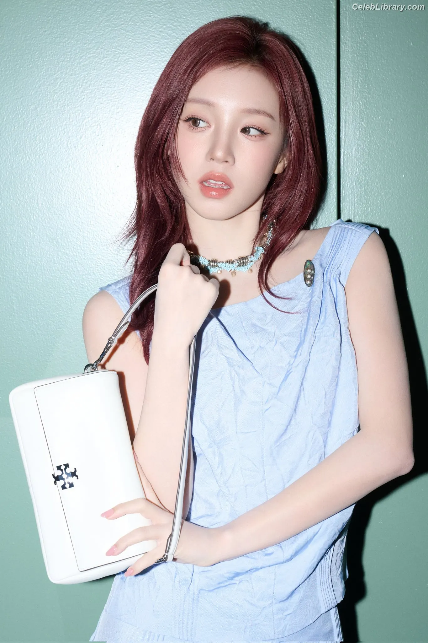 YUQI (Song Yuqi) i-dle (G)I-DLE photo 2 of 553