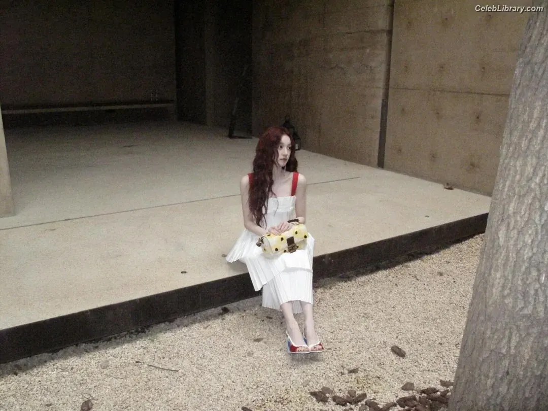 YUQI (Song Yuqi) i-dle (G)I-DLE photo 8 of 553