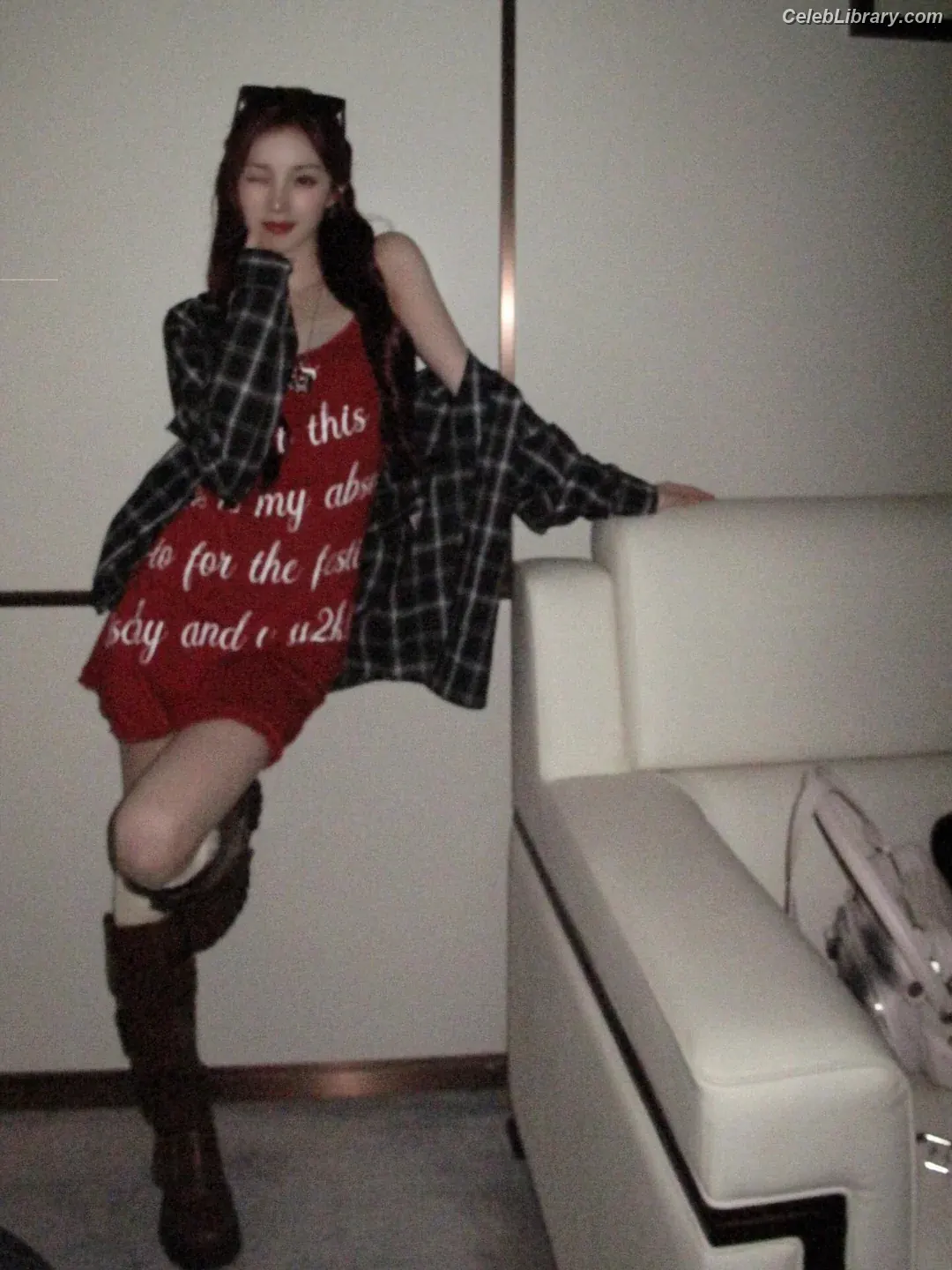 YUQI (Song Yuqi) i-dle (G)I-DLE photo 12 of 553