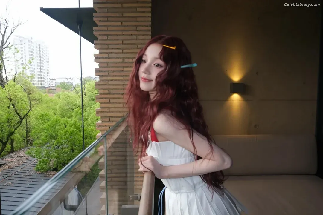 YUQI (Song Yuqi) i-dle (G)I-DLE photo 11 of 553