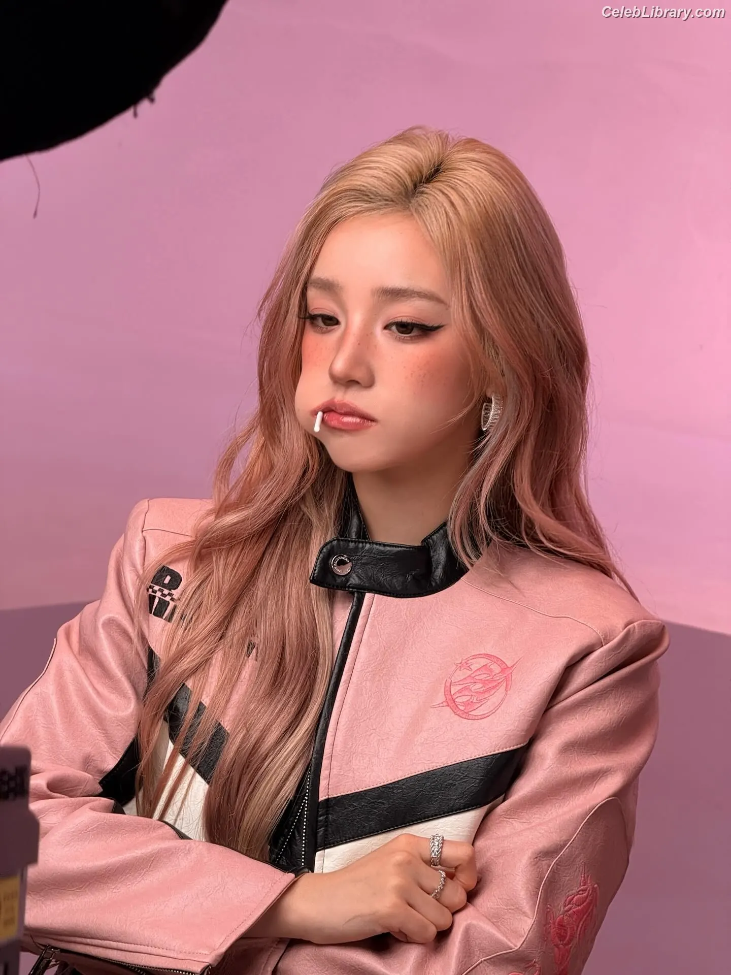 YUQI (Song Yuqi) i-dle (G)I-DLE photo 22 of 553
