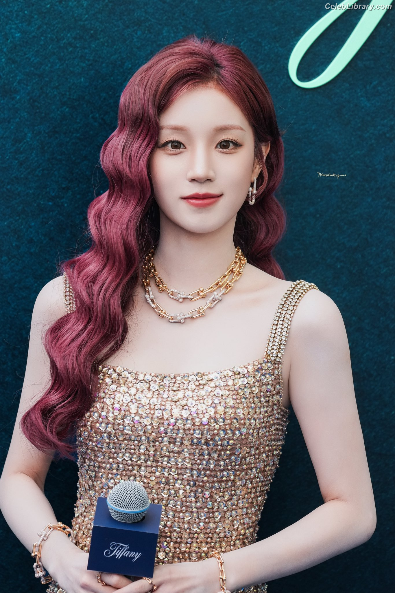 YUQI (Song Yuqi) i-dle (G)I-DLE photo 22 of 554