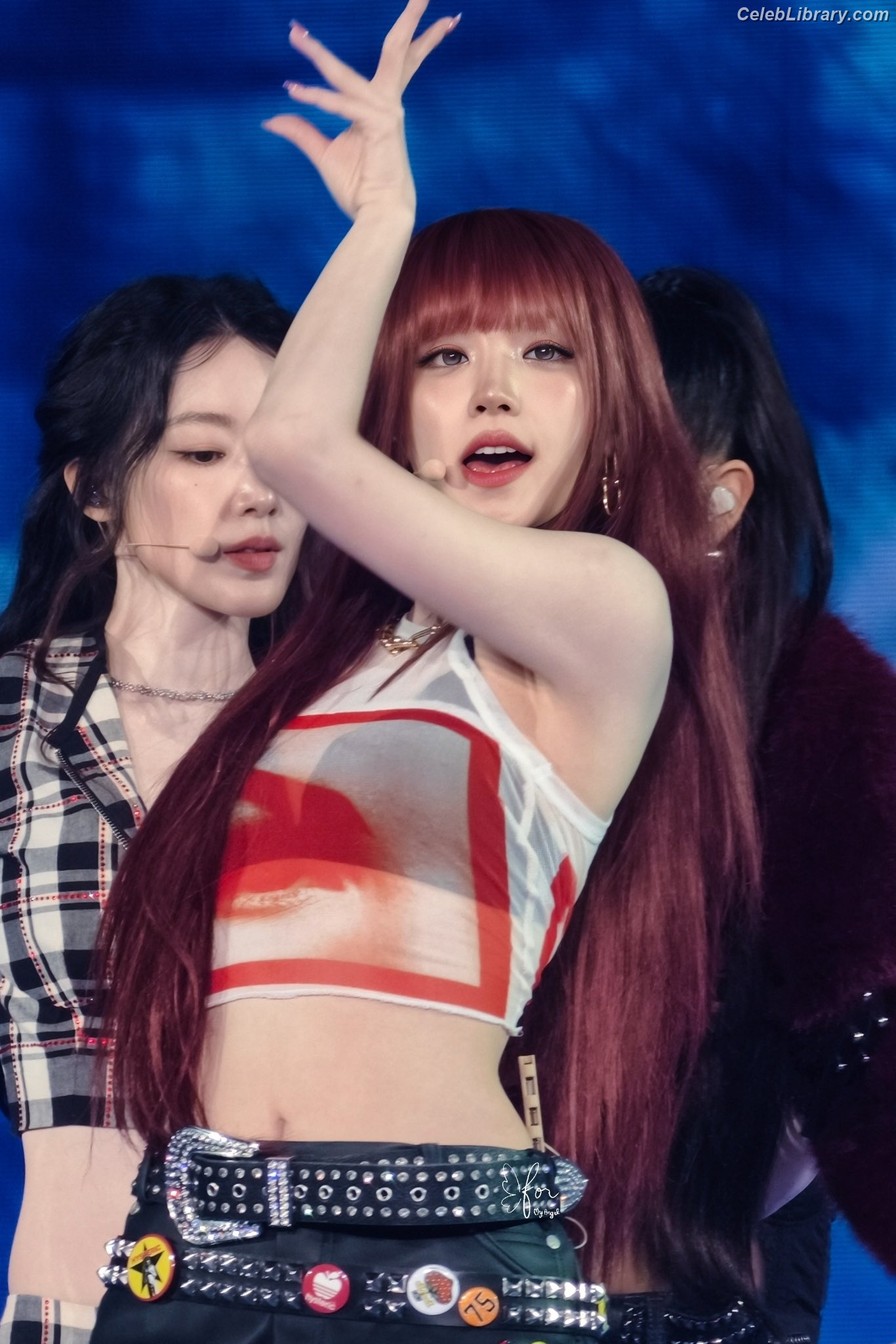 YUQI (Song Yuqi) i-dle (G)I-DLE photo 8 of 554