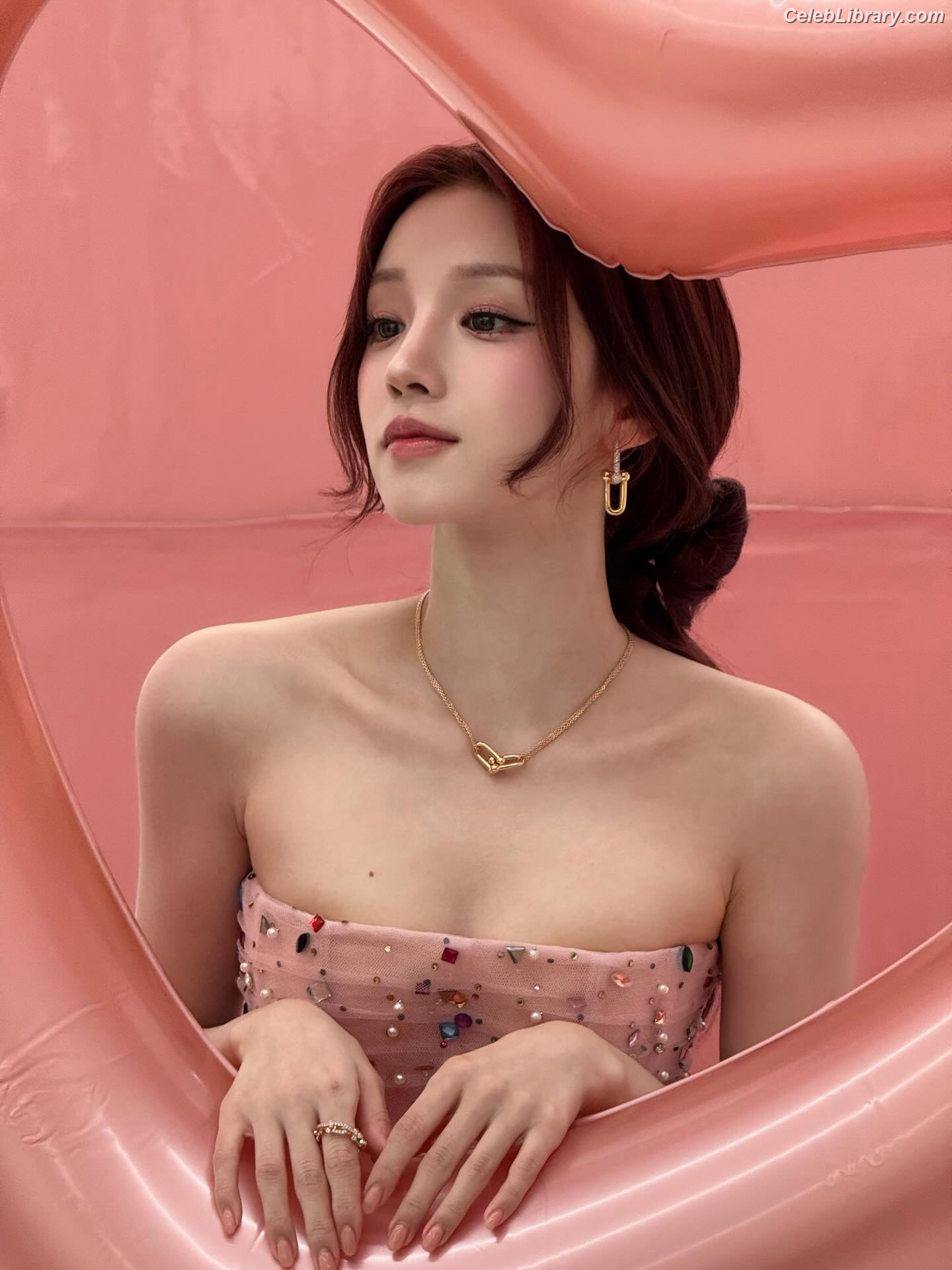 YUQI (Song Yuqi) i-dle (G)I-DLE photo 23 of 554