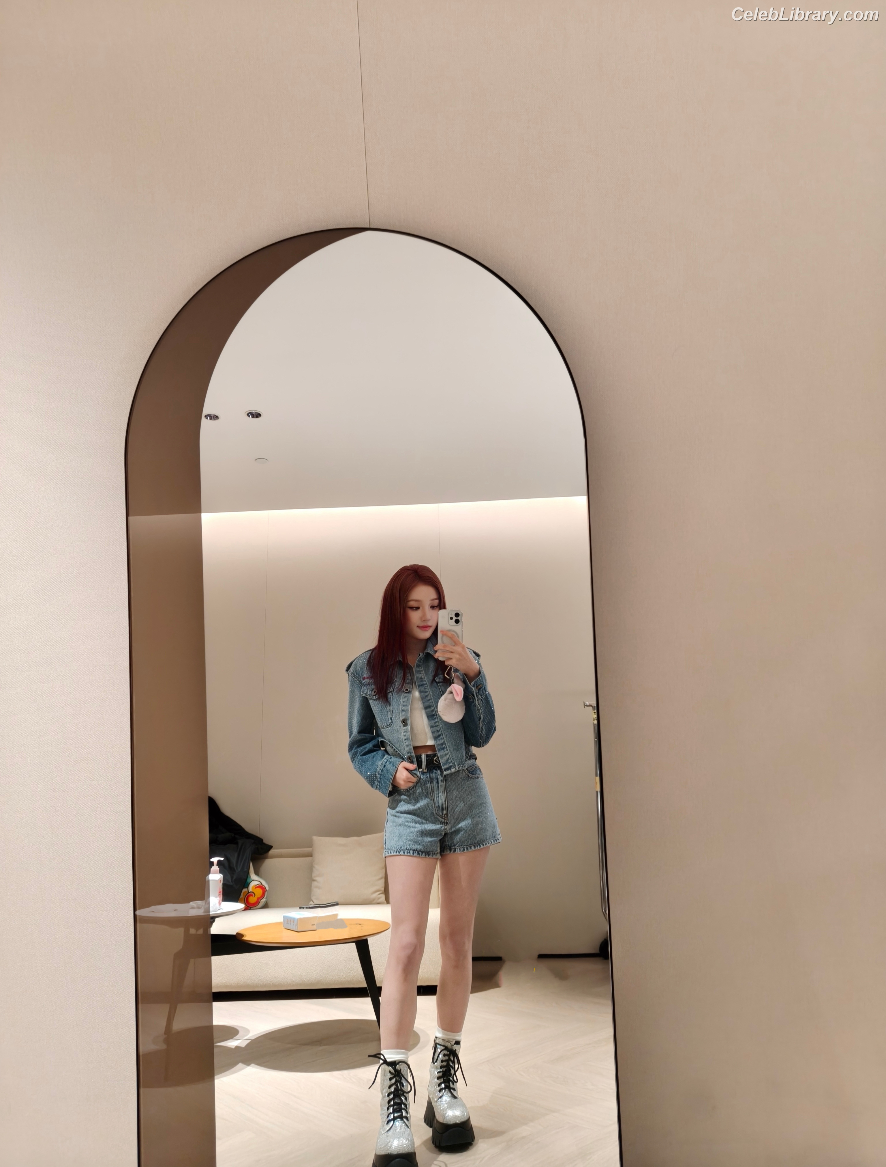 YUQI (Song Yuqi) i-dle (G)I-DLE photo 20 of 554