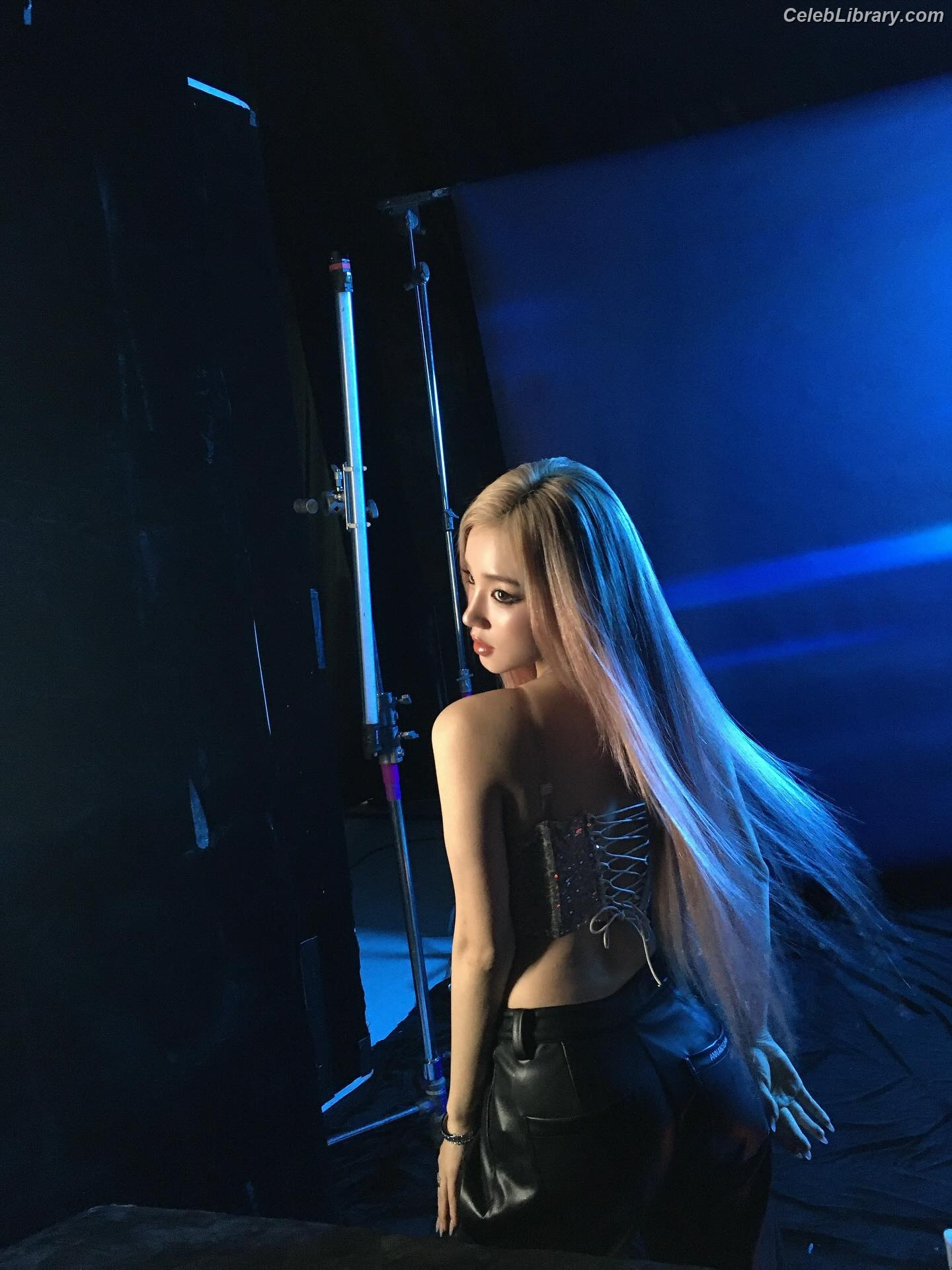 YUQI (Song Yuqi) i-dle (G)I-DLE photo 16 of 554