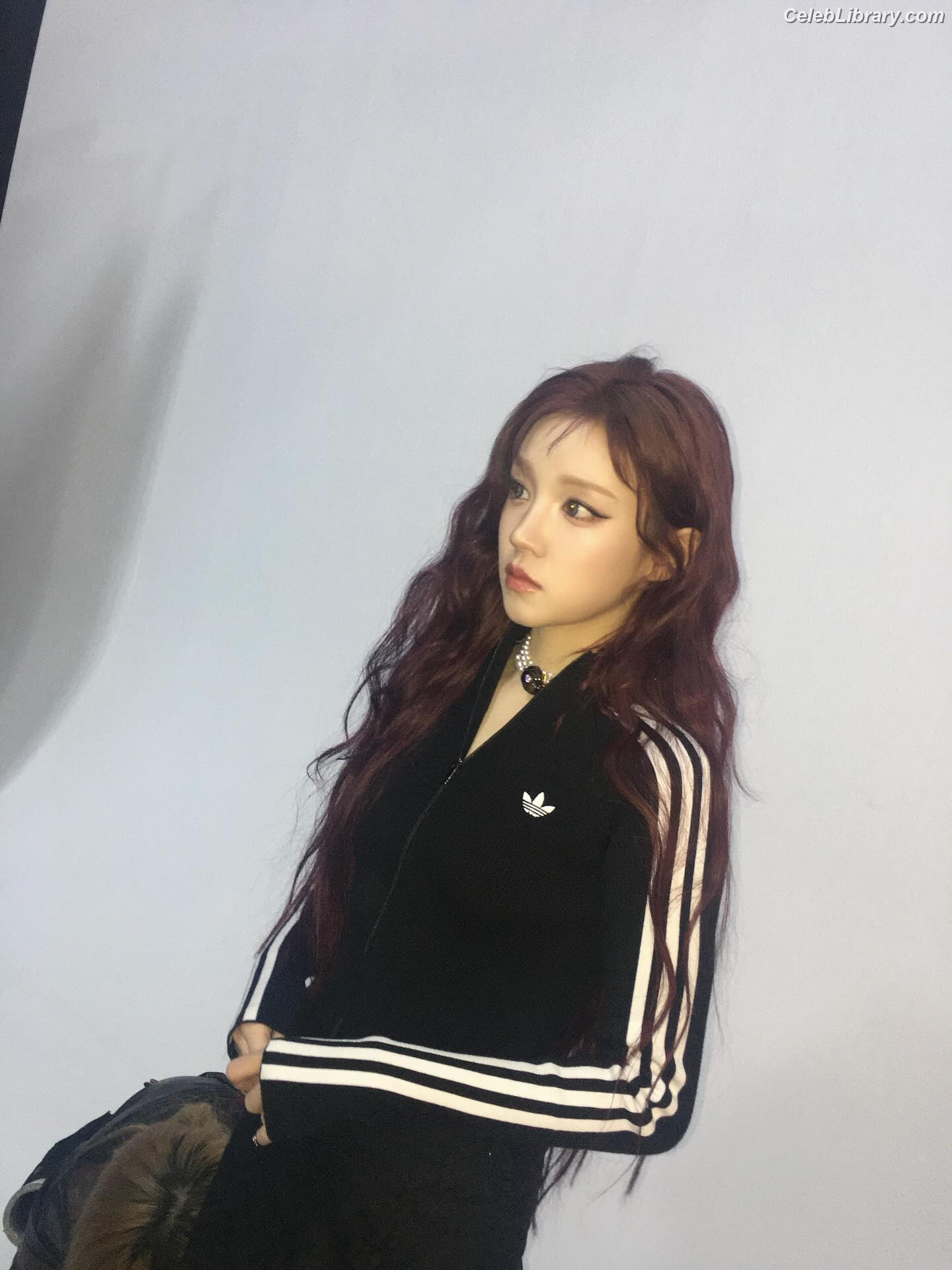 YUQI (Song Yuqi) i-dle (G)I-DLE photo 6 of 554