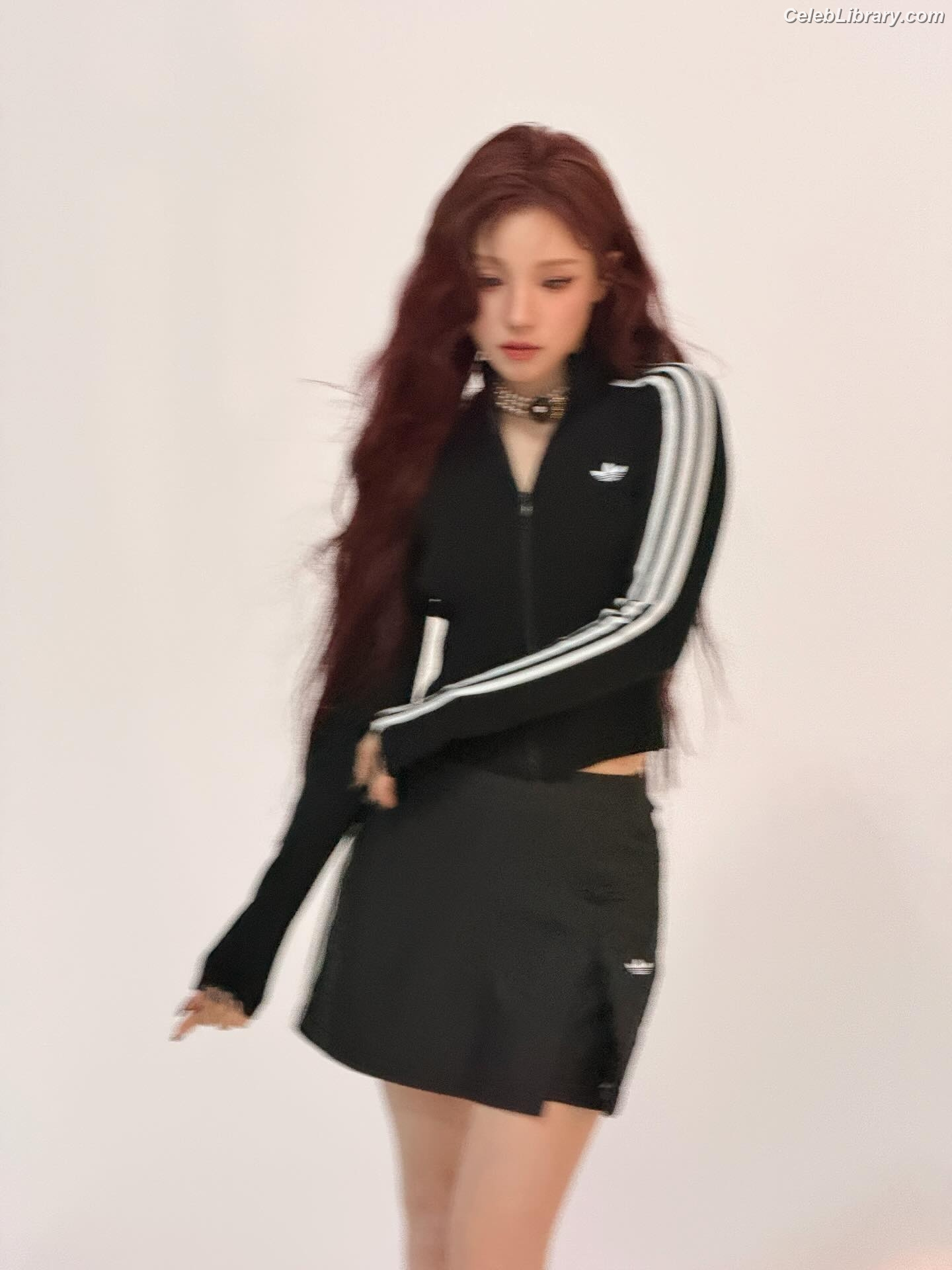YUQI (Song Yuqi) i-dle (G)I-DLE photo 8 of 554