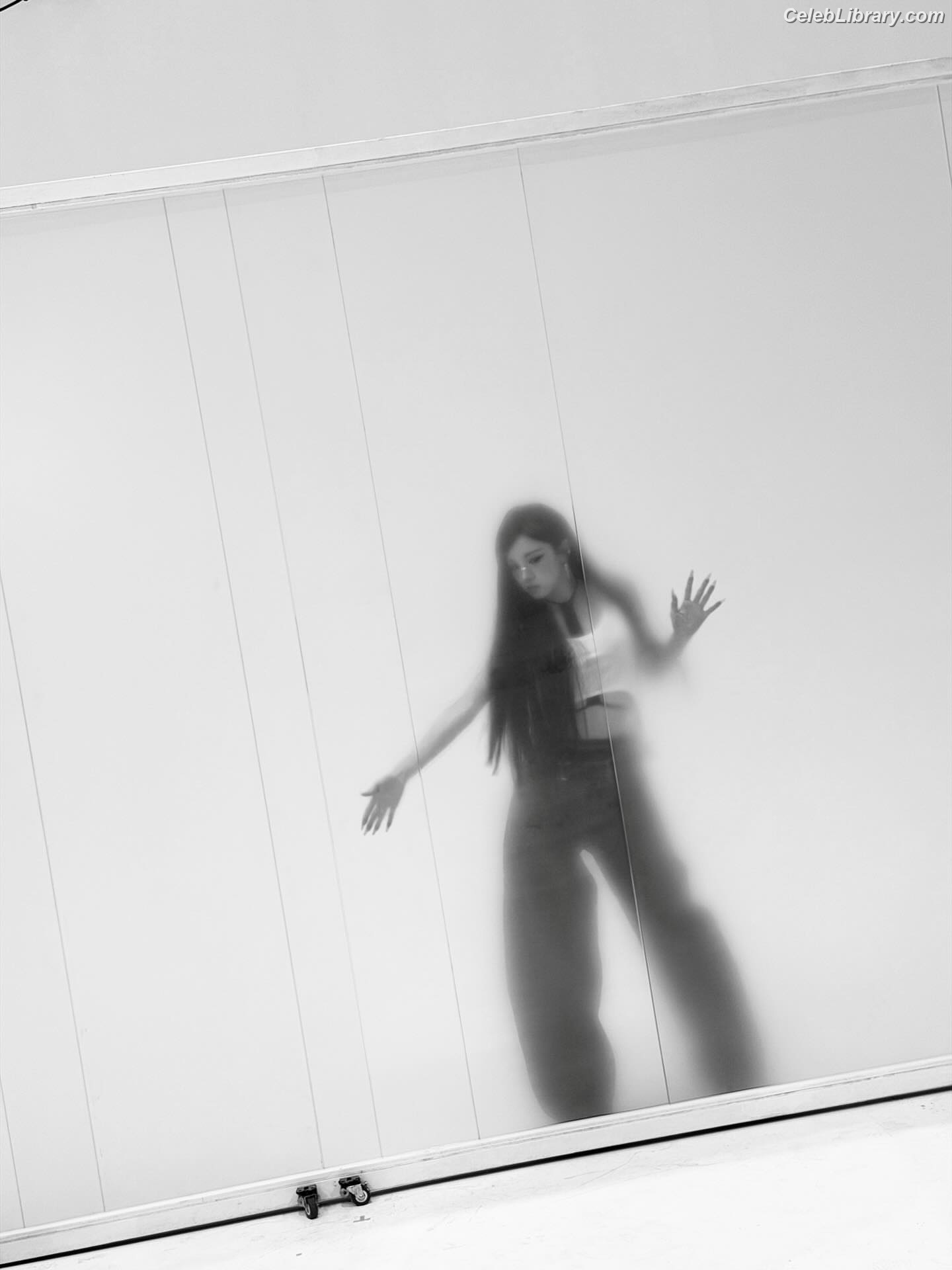 YUQI (Song Yuqi) i-dle (G)I-DLE photo 6 of 554