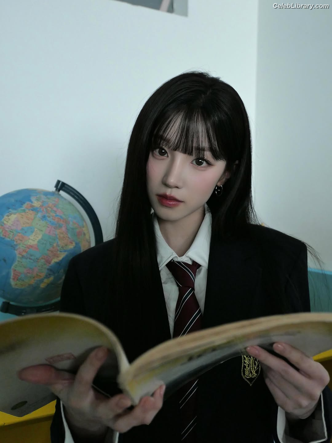 YUQI (Song Yuqi) i-dle (G)I-DLE photo 17 of 554