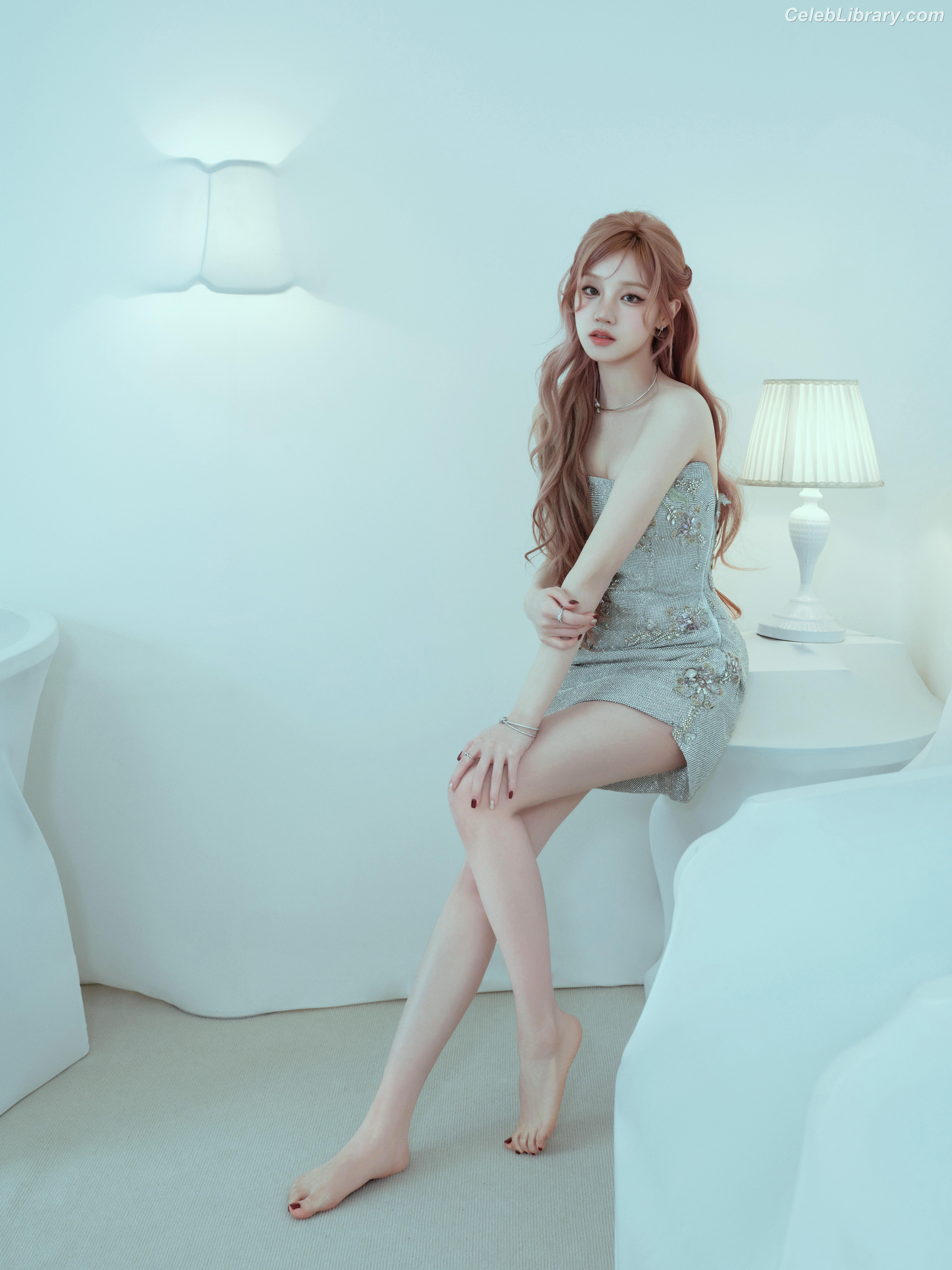 YUQI (Song Yuqi) i-dle (G)I-DLE photo 7 of 554