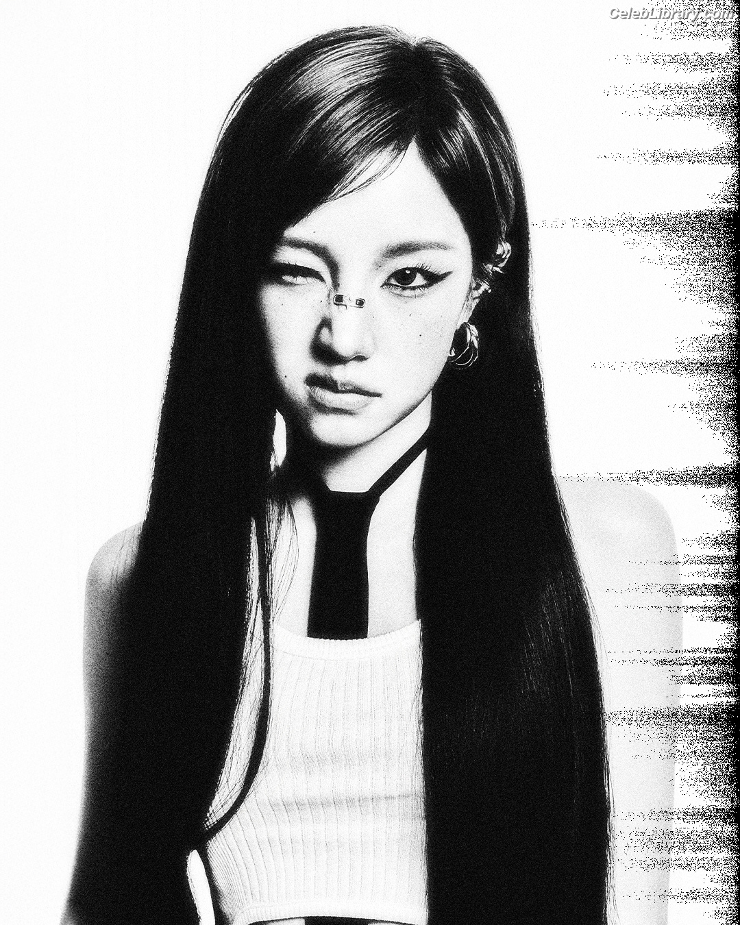 YUQI (Song Yuqi) i-dle (G)I-DLE photo 9 of 554