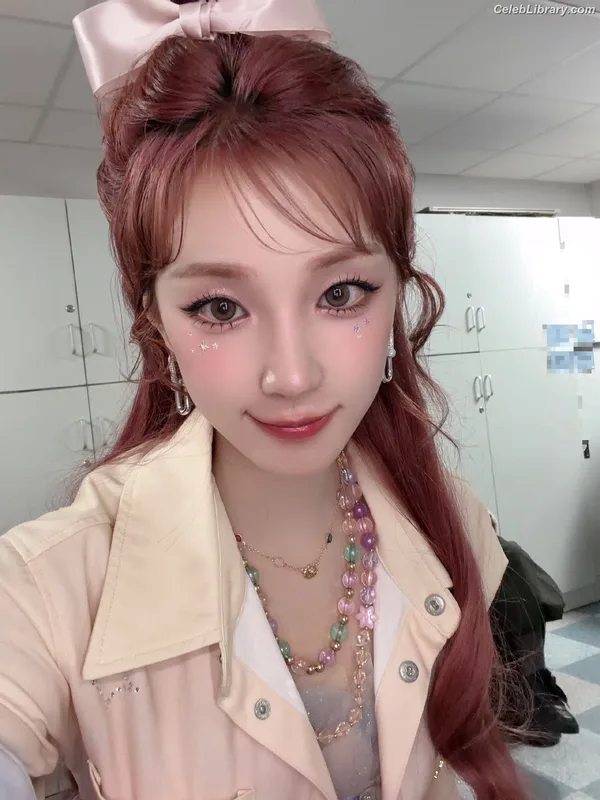 YUQI (Song Yuqi) i-dle (G)I-DLE photo 10 of 554