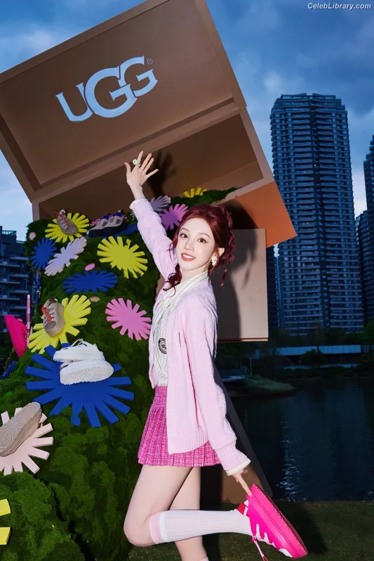 YUQI (Song Yuqi) i-dle (G)I-DLE photo 17 of 554