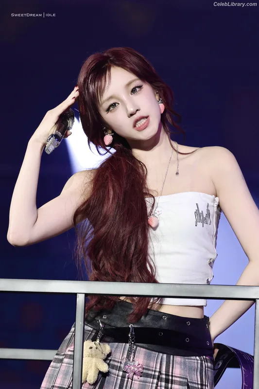 YUQI (Song Yuqi) i-dle (G)I-DLE photo 23 of 554