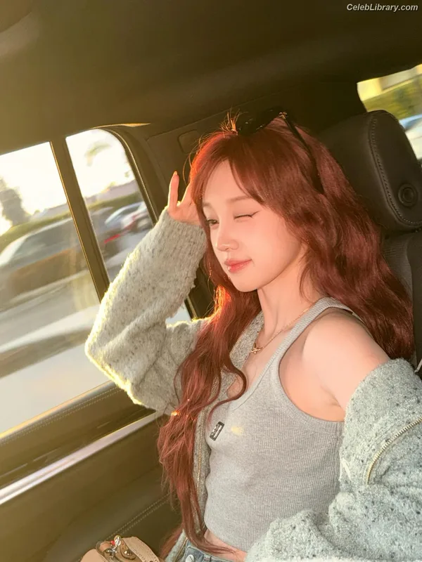 YUQI (Song Yuqi) i-dle (G)I-DLE photo 9 of 554