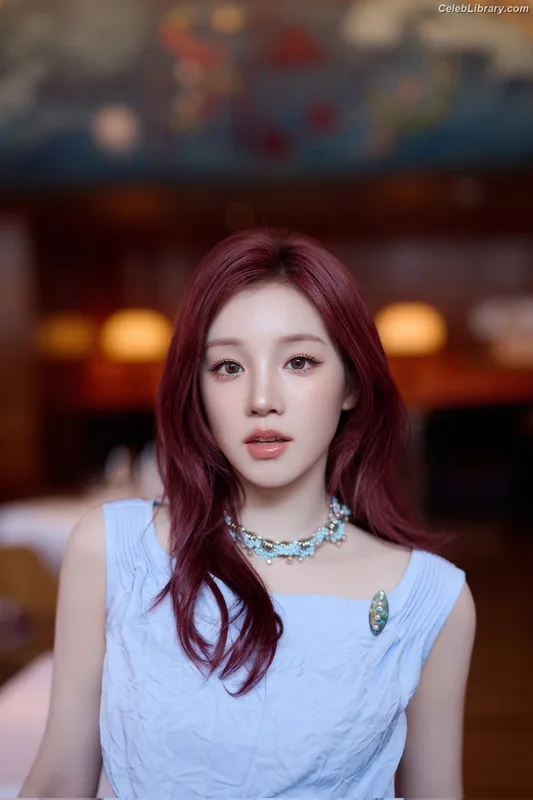 YUQI (Song Yuqi) i-dle (G)I-DLE photo 20 of 554