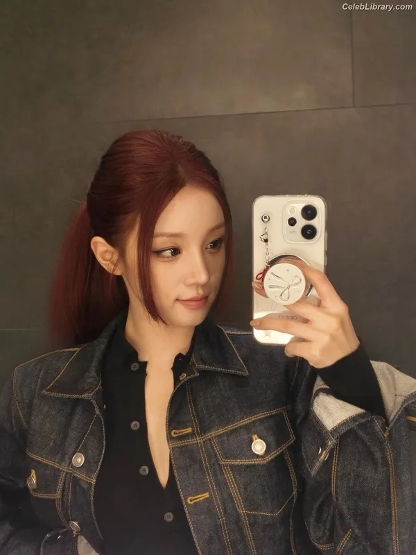 YUQI (Song Yuqi) i-dle (G)I-DLE photo 23 of 554
