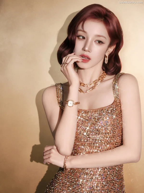 YUQI (Song Yuqi) i-dle (G)I-DLE photo 1 of 554