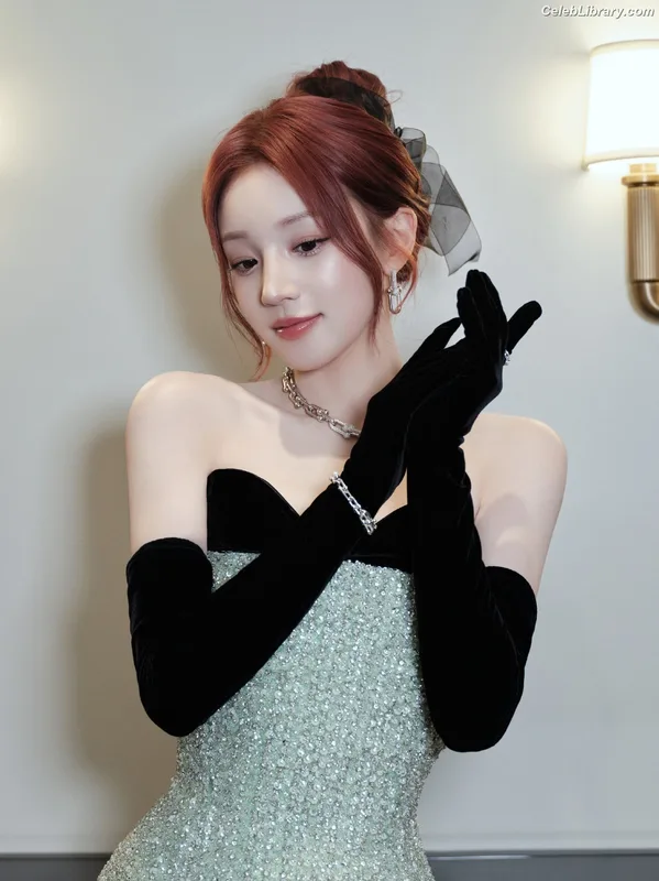 YUQI (Song Yuqi) i-dle (G)I-DLE photo 15 of 554